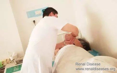 Kidney Failure and Gastrointestinal Bleeding: Creatinine Reduced from 1500 to 400